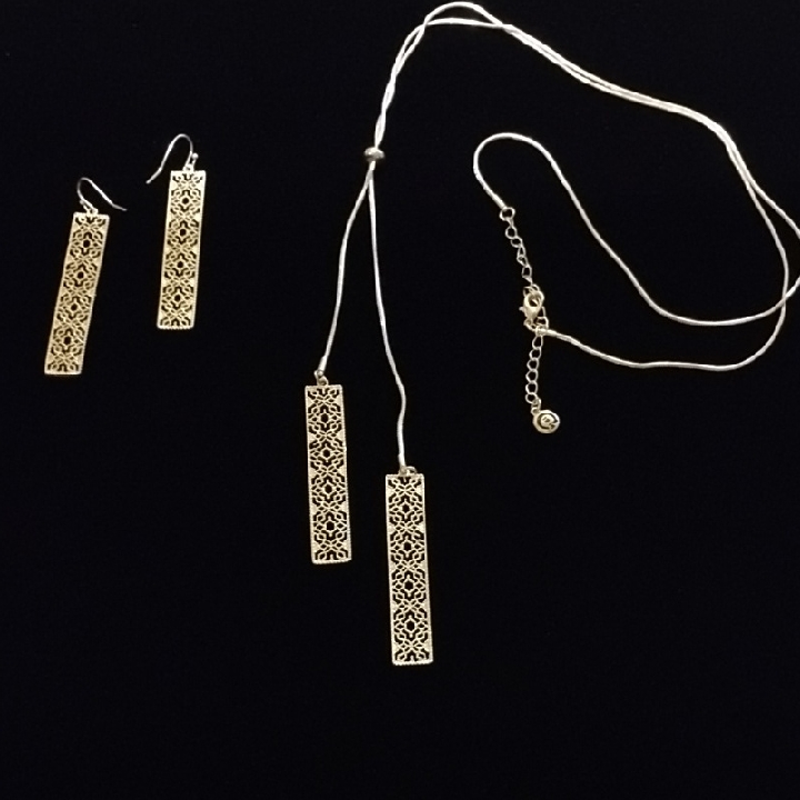 Elegant Rose Gold Toned Filigree Necklace And Earring Set Nwot